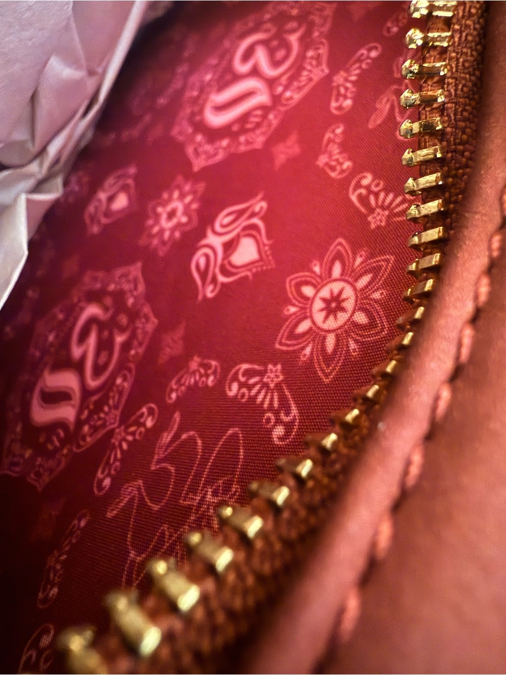 Loungefly Disney Aladdin 30th Anniversary Abu backpack - Picture 7 of 9